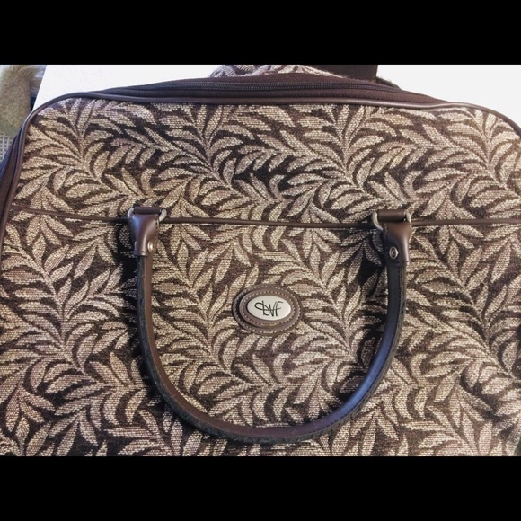 DVF OVERNIGHT/WEEKENDER TRAVEL BAG. - Picture 3 of 8